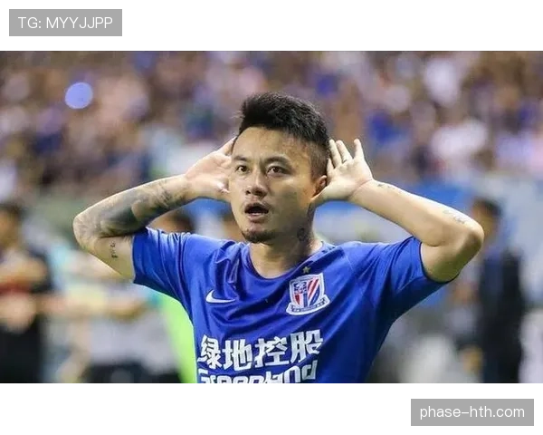 曹赟定领衔上海申花新赛季阵容,期待再创辉煌表现 曹赟定领衔上海申花新赛季阵容,期待再创辉煌表现