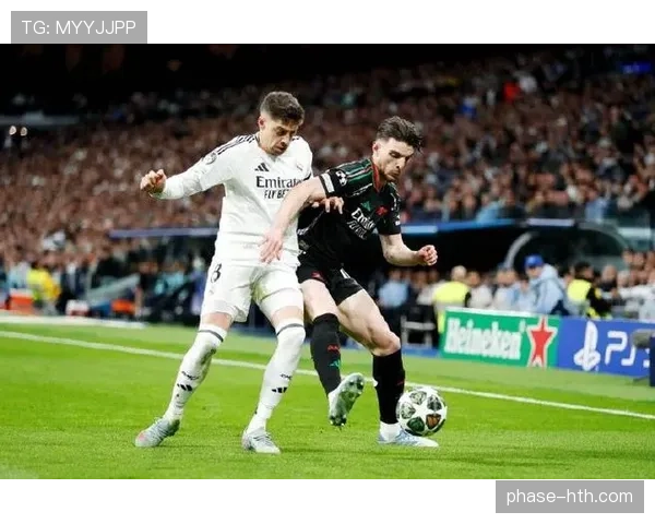 赖斯 vs 巴尔韦德：全能中场的战术角色与攻防贡献对比