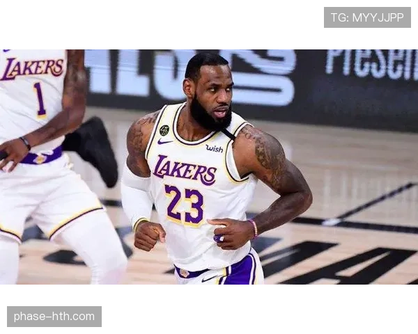 勒布朗今天又换个豪车开，朋友圈晒出那排排新衣柜，普通人看了心疼钱包！